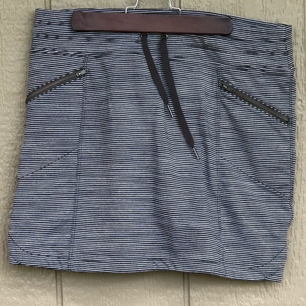 Athleta striped skort